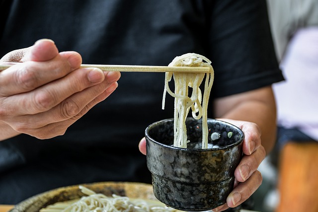 海外で人気の日本食とは？ブームの背景や海外戦略を解説